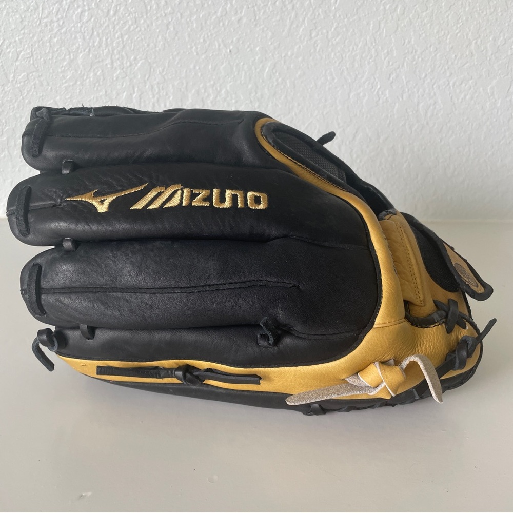 💫 Mizuno Flexbridge Supreme
Series Ball Glove ⚾️